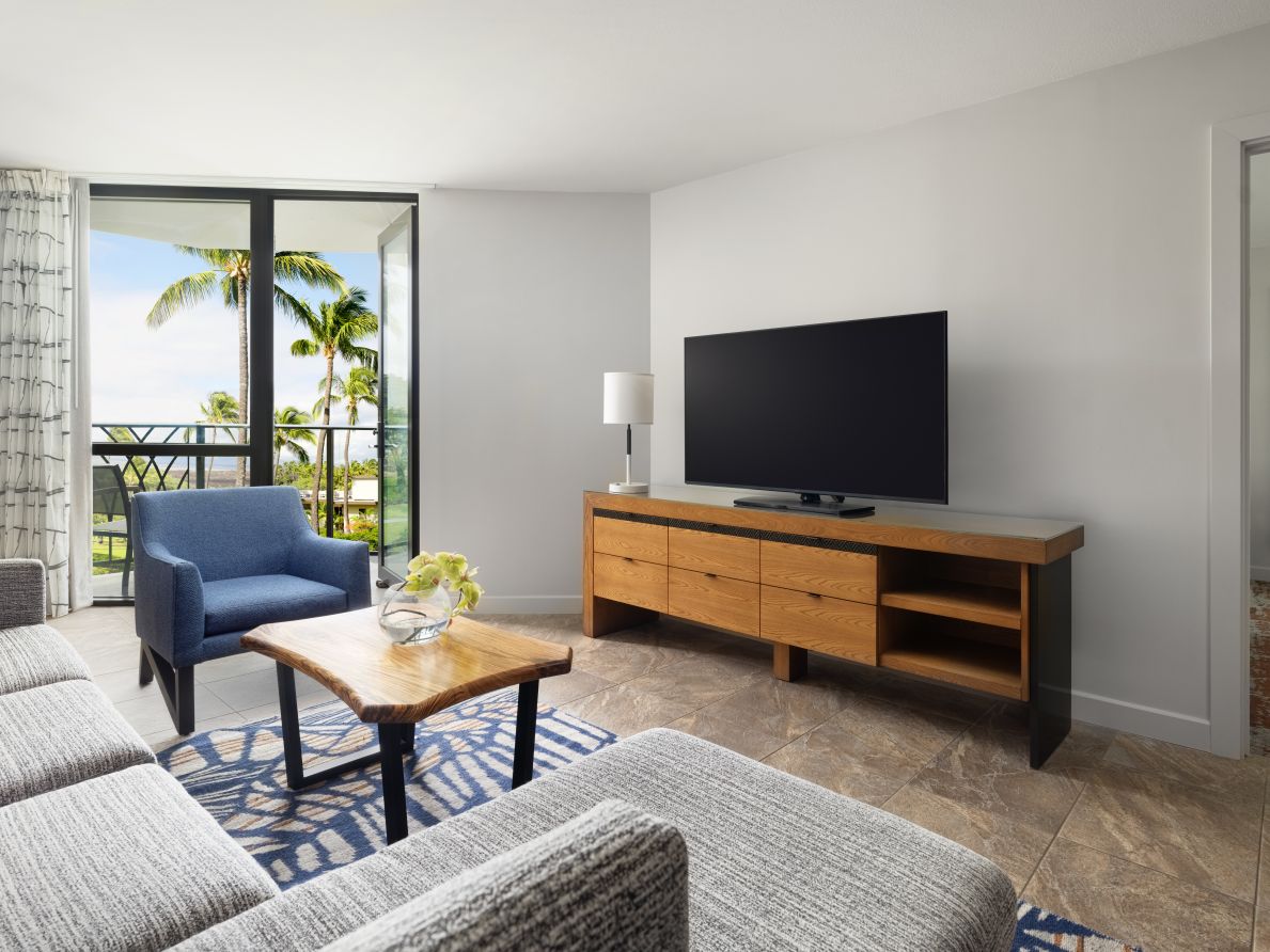 Ocean View Living Room (1-Bedroom Suite)